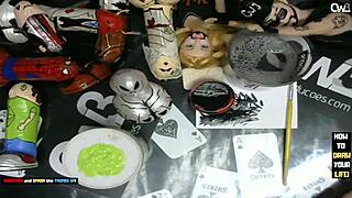 是时候完成这个小18+灰色外星人假阳具艺术生意了