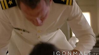 După muncă, i-am supt colegului în privat. A fost intens.