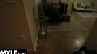 Valentina Bellucci goda puting kencang di seri eksklus Mylf