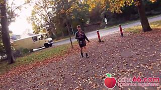 Bekijk deze vreemde Duitse oma MILF Rubina die grote lul neemt in publiek