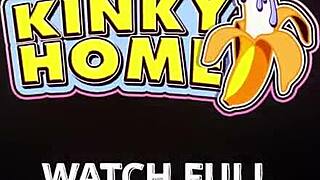 Blont par blir kinkiga med enorm kukmjölkning. Deras hemmagjorda cumshot är ren hetta