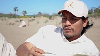 Ze verleidde me tot wild strandneuken in het publiek