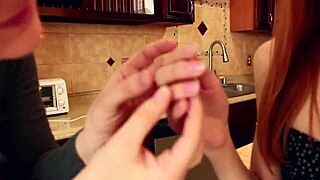 Blond styvmamma, klarar du denna unga 18+ kuk djupt inne?