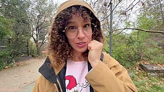 Üveyanne Yahudi gezi gezisinde üveyoğlun arkadaşıyla gizlice hızlı sevişiyor