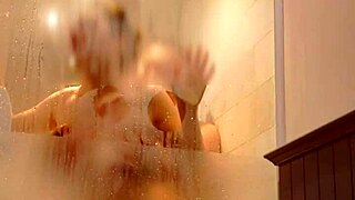 Esposa fodida de cachorrinho no banheiro