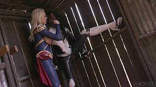 Captain Marvel pakottaa mustan alter egon suihkuttamaan koko kohtauksessa