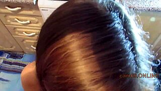 18岁乌克兰情侣厨房里激情开干！