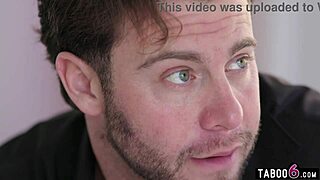 한국 베이비시터가 숨겨진 캠 발견하고 감시자 유혹해