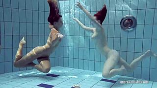 Gila! Katrin Privsem & Lucy Gurchenko Selam Dalam Jadi Bayi Bawah Air