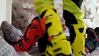 โย เช็คเลย พวกเกย์มอเตอร์ครอสส์ในบูทไบค์สุดเฟี้ยว!