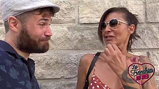 Charlotte, la barmaid française coquine de 40 ans, en pleine action chaude