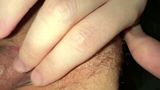 İlk Kez Boşalıyor, Bakire Kız Daha Önce Hiç Hissetmemişti... 5 Açıdan!