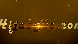 Zoufalá hijab teen se podřizuje hardcore ježdění, aby skryla své tajemství