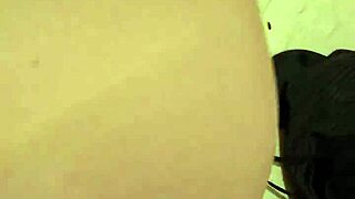 jebanje dve milf kurve u kupatilu na divljoj porno žurci