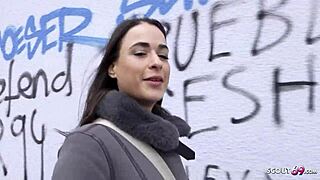 Saksalainen scout lyö Lydiamaus96:n isoon perseeseen kovan castingin aikana