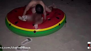 สาวสวยไทย อยากเย็ดบนชายหาดที่ปาร์ตี้เดือนเต็มดวงหรือเปล่า?