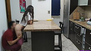 Moja nečakinja trenirana kot moja majhna evropska ljubljenka za upognjeno zabavo