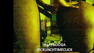 イサック・ヘイズのこの5分ゲットークリップで熱いエボニー美女チェック！