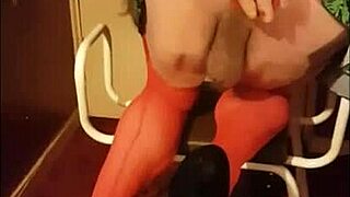 Ootko koskaan kokeillu spermatyhjennystä ujolla anaalileikillä?