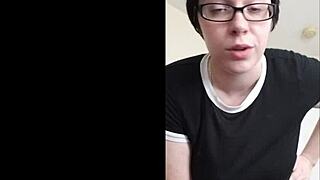 Femdom galak pake strapon peras kamu dalam dominasi POV!