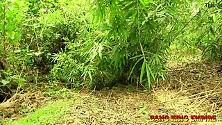 BBW manželka narazí na obří kunda v lese, aby utekla duchovi