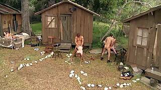 venkovská orgie s venkovním análním skupinovým zábavou