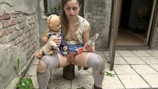 Familia perversă o ia razna într-un clip Horrorporn hardcore