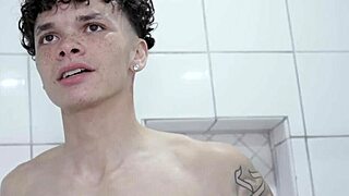 زي ألكسندر ينيك لولي دايمز في ريمجوب جامح