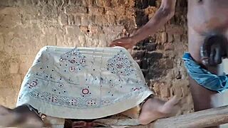 بهابي ديسي هندية تُنيك بقوة في عمل سريع آلي