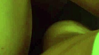 19-годишната Амбър Мур язди BBC като професионална курва в POV