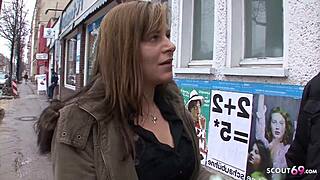 Viděl jsi mega prdel teen jebanou bez kondomu na berlínské ulici casting za peníze?