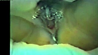 巨大ディルドがアジア素人をガバガバに広げる