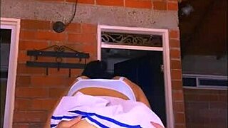 लैटिना टीन 18+ पहली बार इतनी टाइट महसूस हुई।