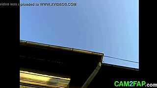 İki genç hatun amatör webcam'de canlı mastürbasyon yapıyor